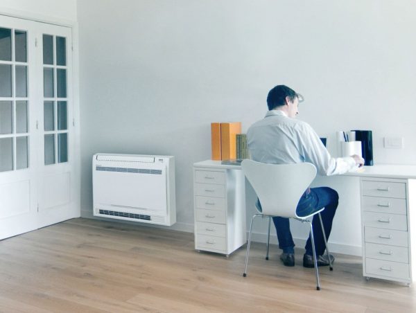 daikin-split-brochure-2015-floor-standing-unit1-1024×771